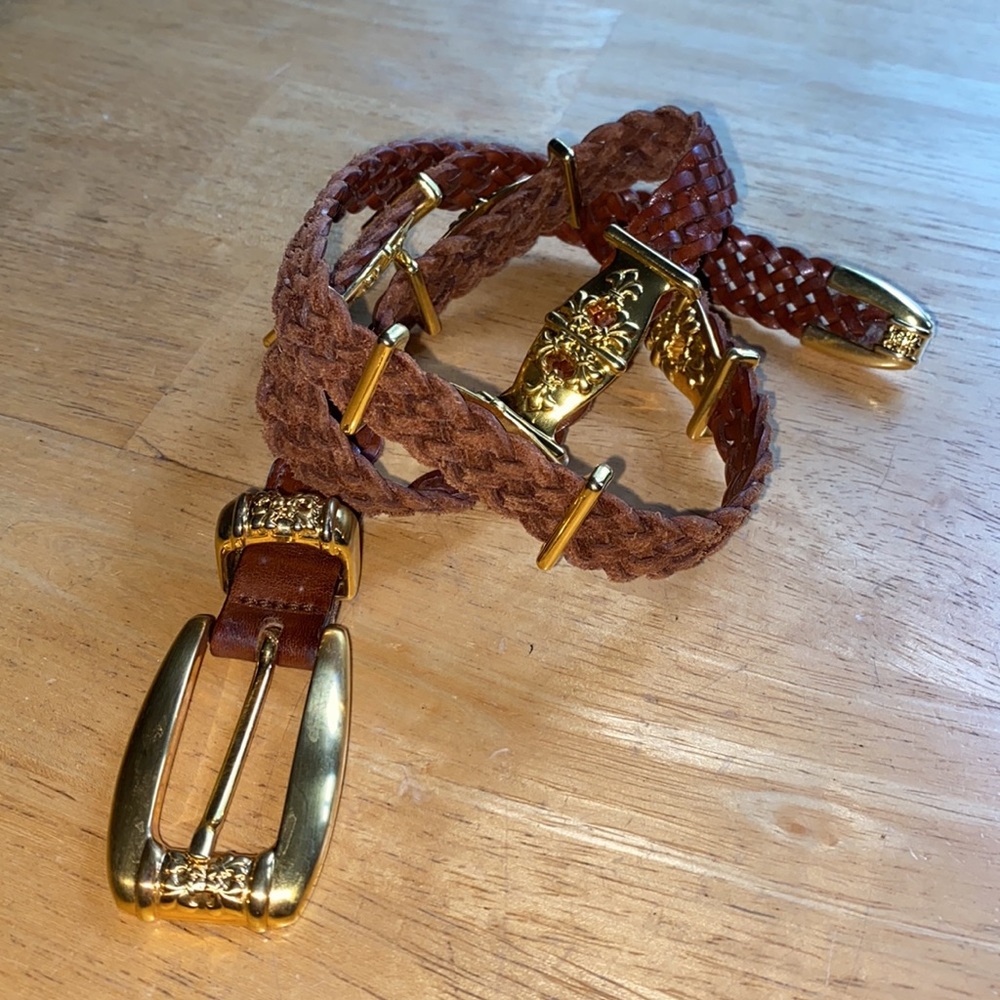 Belt Brown color Cale brand leather size 26, made in Spain in great condition